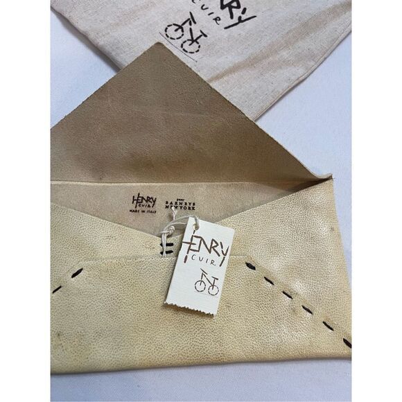 Henry cuir pouch Embroidery of a dog and a palm tree leather - Picture 6 of 8